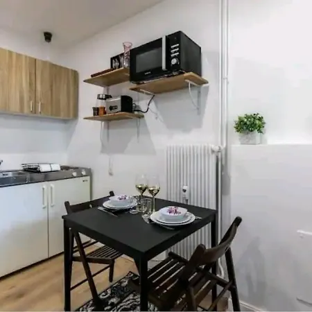 Apartment Parc De L'orangerie, Studio *